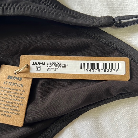 Skims Signature Swim Scoop Neck One Piece Swimsuit Onyx Black Size Medium - Picture 8 of 10